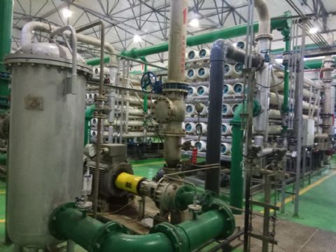 點(diǎn)擊查看詳細(xì)信息<br>標(biāo)題：反滲透裝置 閱讀次數(shù)：3525